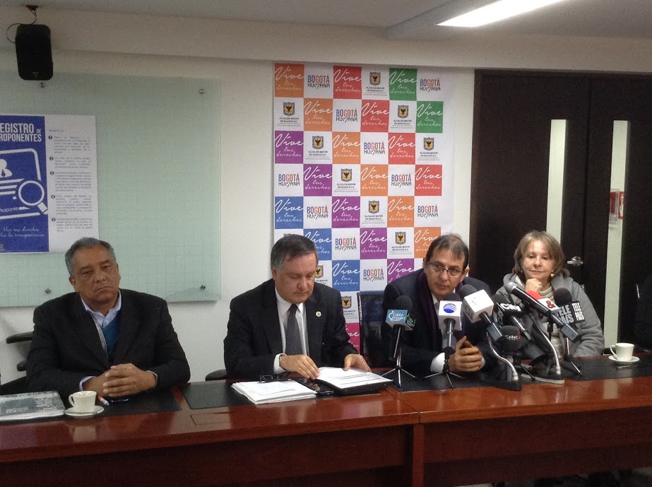 rueda de prensa con el secretario 1